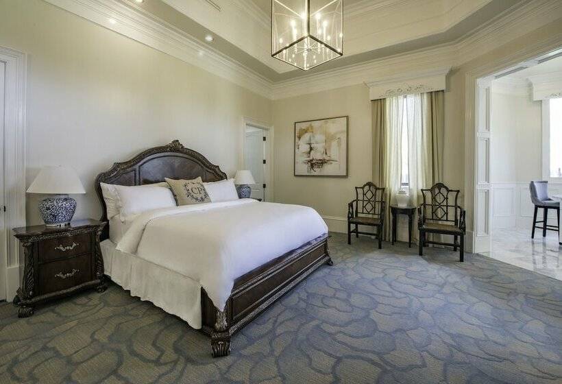 Отель The Kentucky Castle