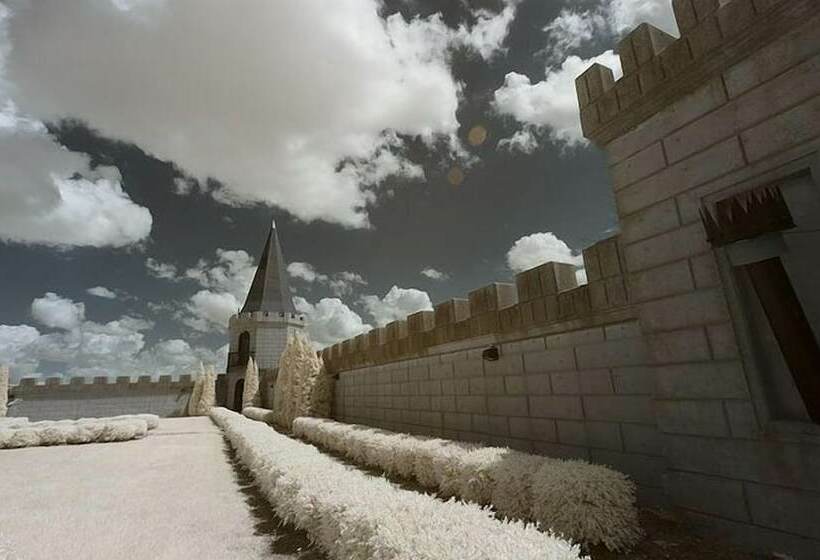 Отель The Kentucky Castle