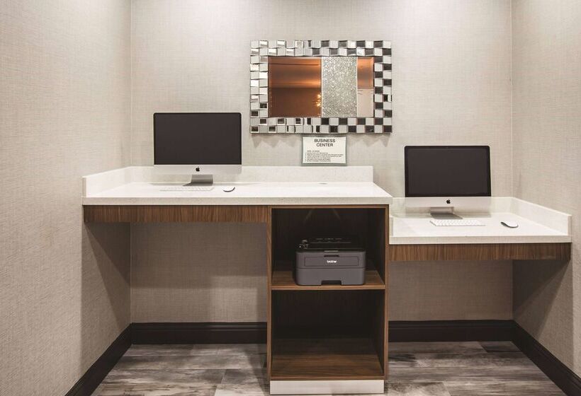 בית מלון כפרי La Quinta Inn & Suites Port Allen La