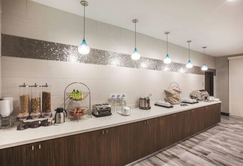 فندق La Quinta Inn & Suites Port Allen La