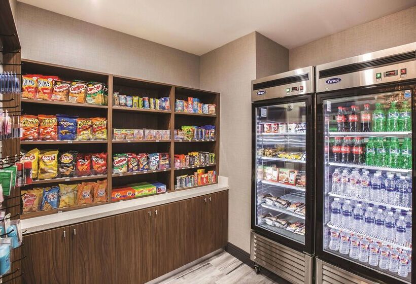 فندق La Quinta Inn & Suites Port Allen La