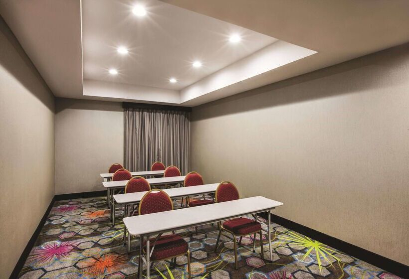 فندق La Quinta Inn & Suites Port Allen La