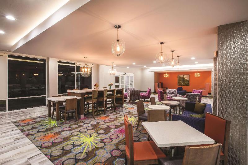 فندق La Quinta Inn & Suites Port Allen La