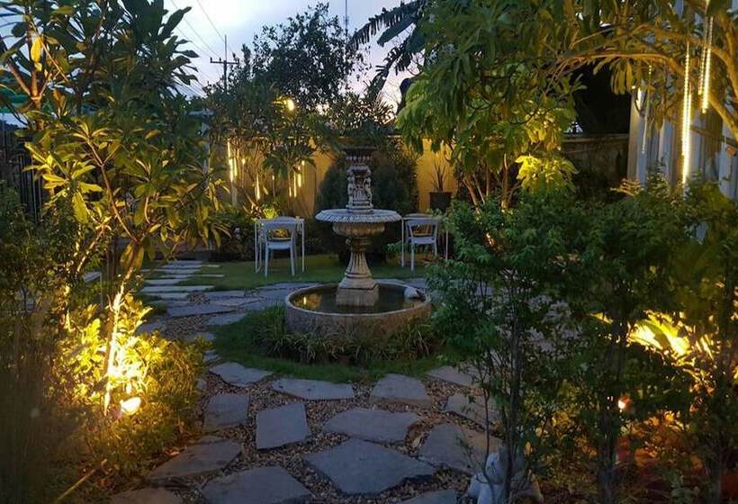 Отель La'moon Resort