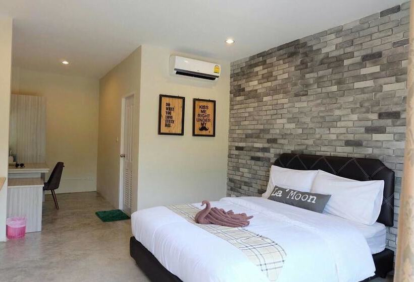 Отель La'moon Resort