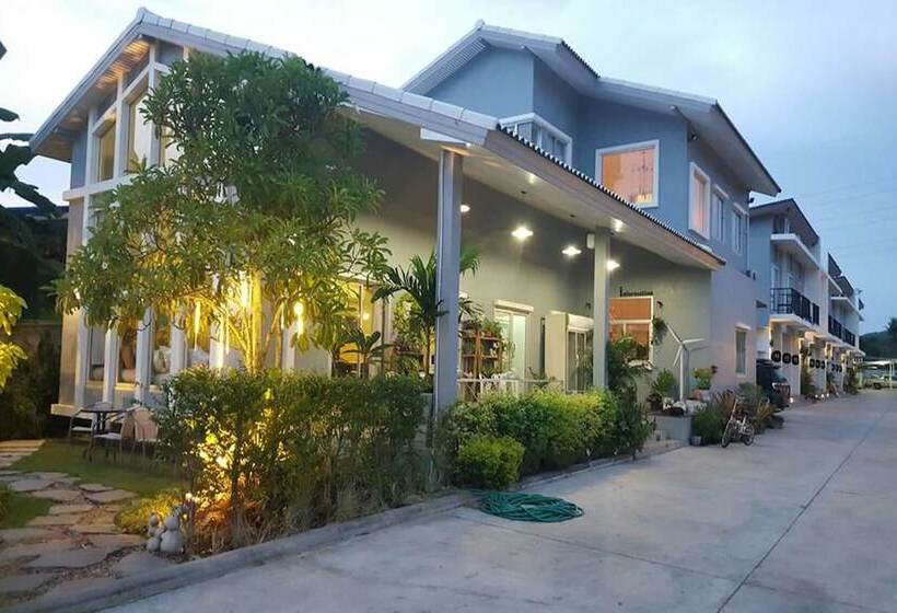 Отель La'moon Resort