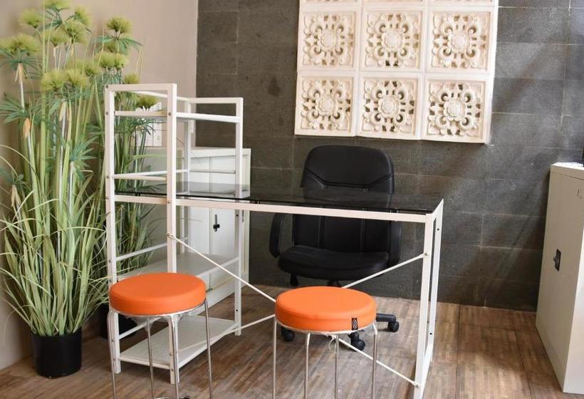 Отель Legian Capsule