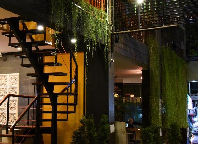 Отель Legian Capsule