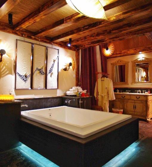 בית מלון כפרי Lijiang Spiritual Utopia