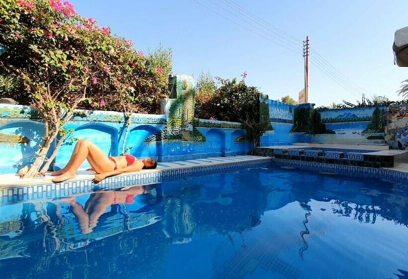 Отель Luxor Guest House