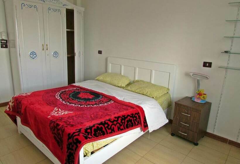 Отель Luxor Guest House