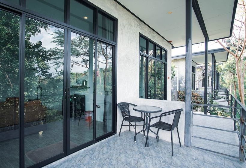 Отель Makmai Sailom Heights