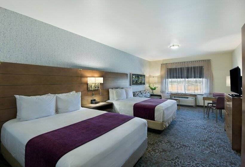 בית מלון כפרי Oxford Suites Sonoma Rohnert Park