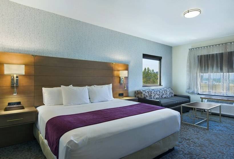 בית מלון כפרי Oxford Suites Sonoma Rohnert Park