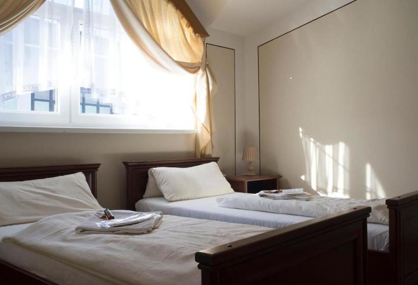 Отель Penzión Oravia