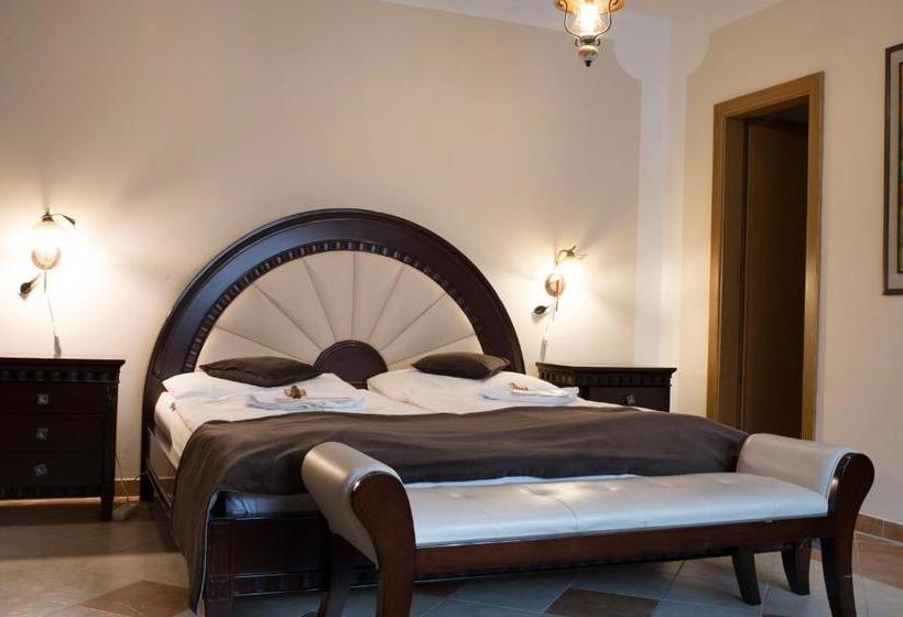 Отель Penzión Oravia