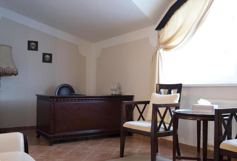 Отель Penzión Oravia