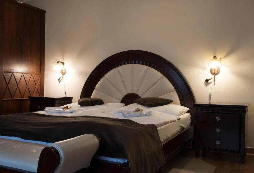 Отель Penzión Oravia