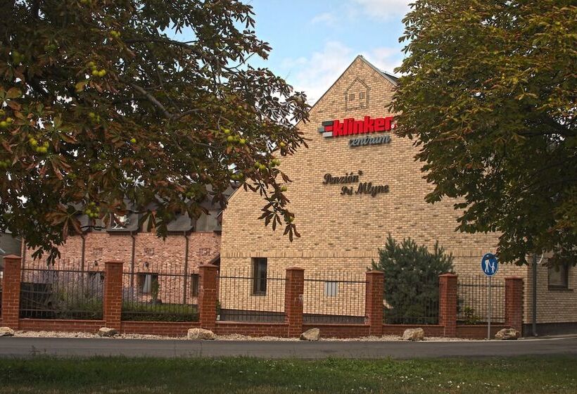 Отель Penzion Pri Mlyne