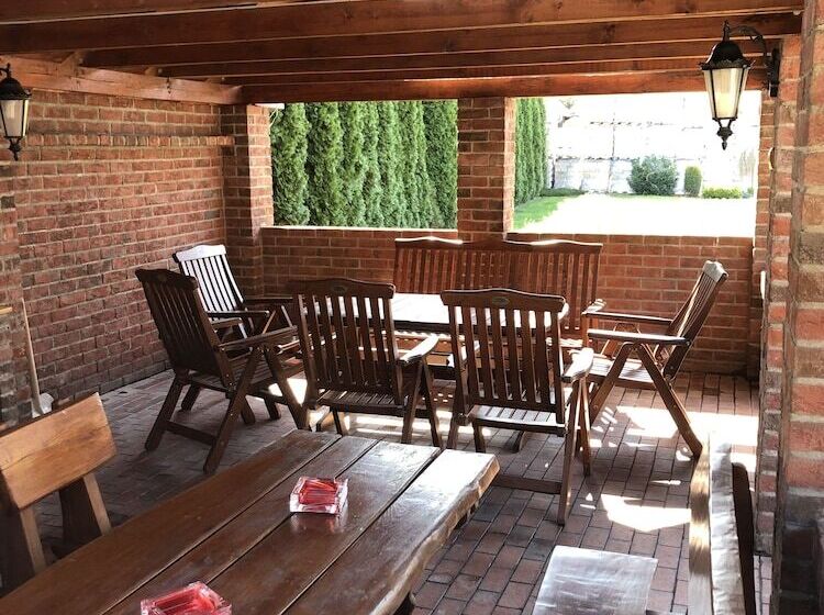 Отель Penzion Pri Mlyne