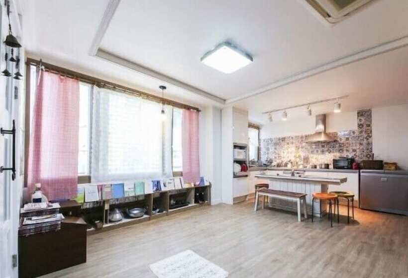 Отель Pohang Youngildae Guesthouse