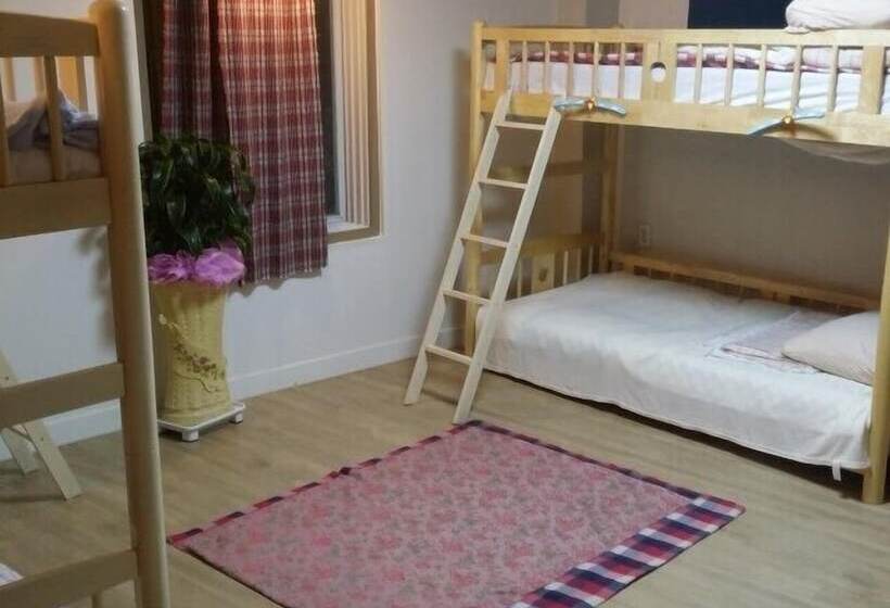 Отель Pohang Youngildae Guesthouse