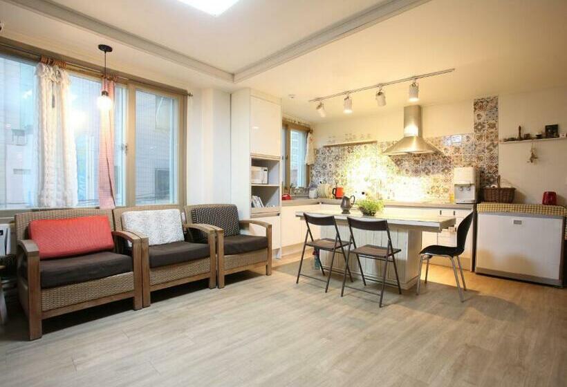 Отель Pohang Youngildae Guesthouse