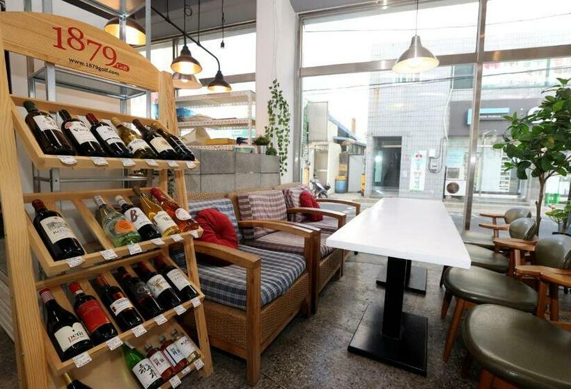 Отель Pohang Youngildae Guesthouse