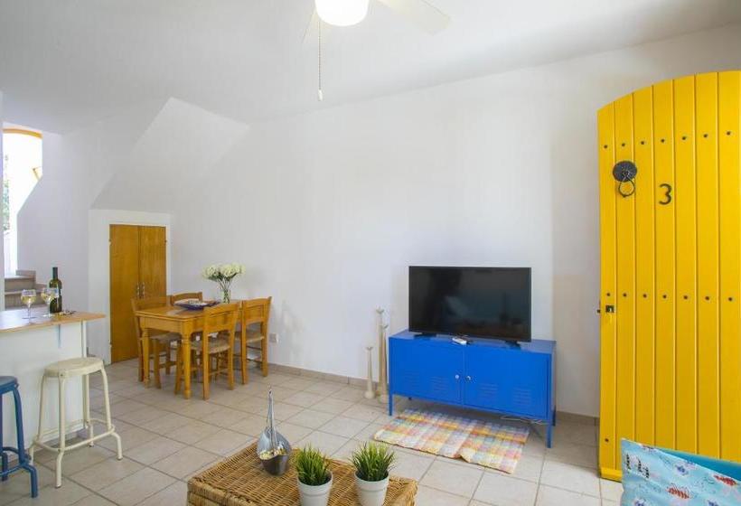 호텔 Protaras Dandelion Cottage