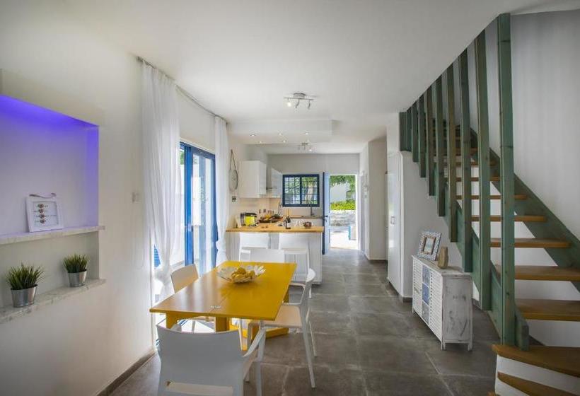 فندق Protaras Villa Loulla