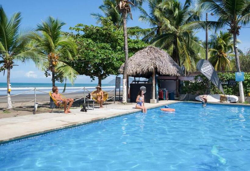 Отель Selina Jaco