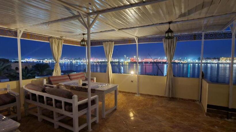 호텔 Senmut Luxory Rooms