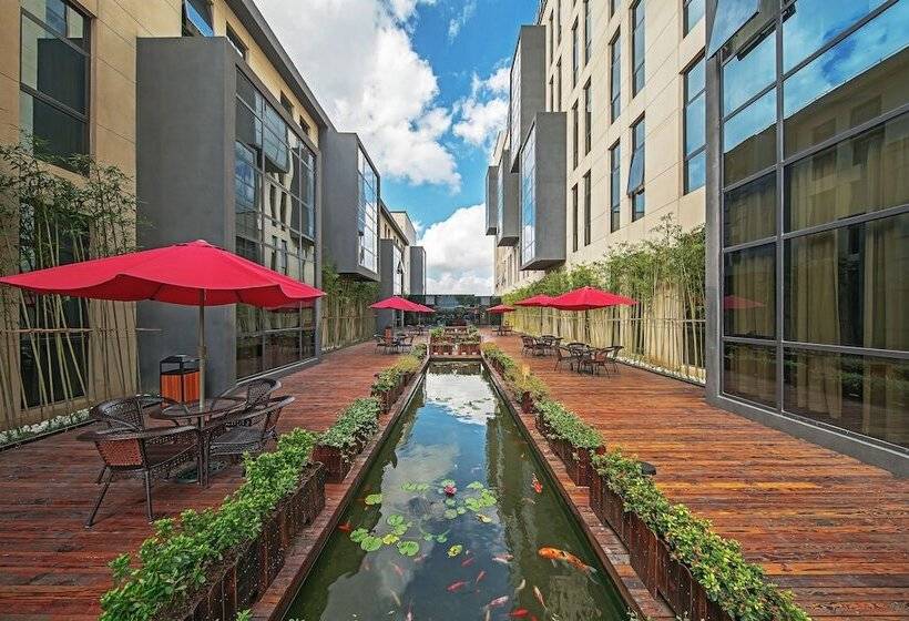 Novotel Shanghai International Tourism Zone North