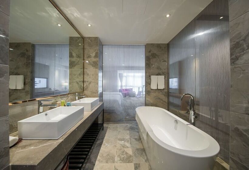 Novotel Shanghai International Tourism Zone North