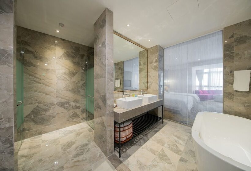 Novotel Shanghai International Tourism Zone North