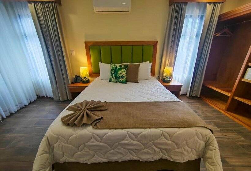 Отель Sibu Lodge