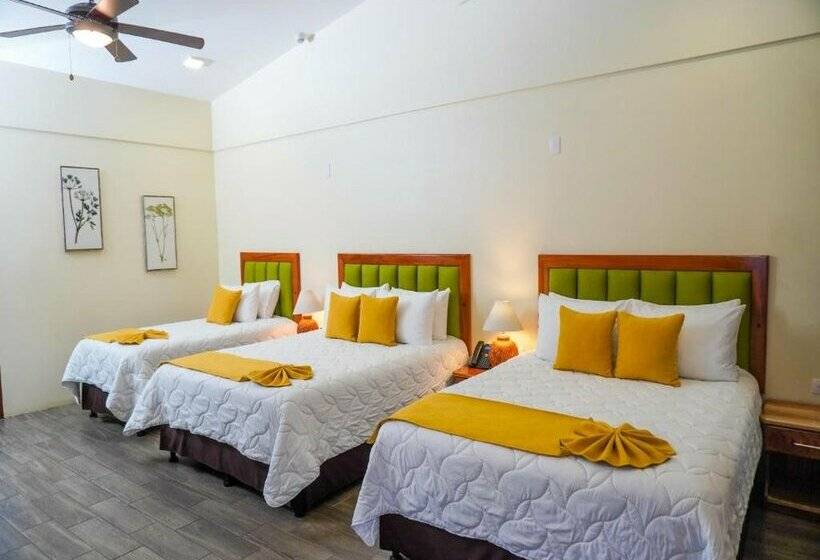 Отель Sibu Lodge