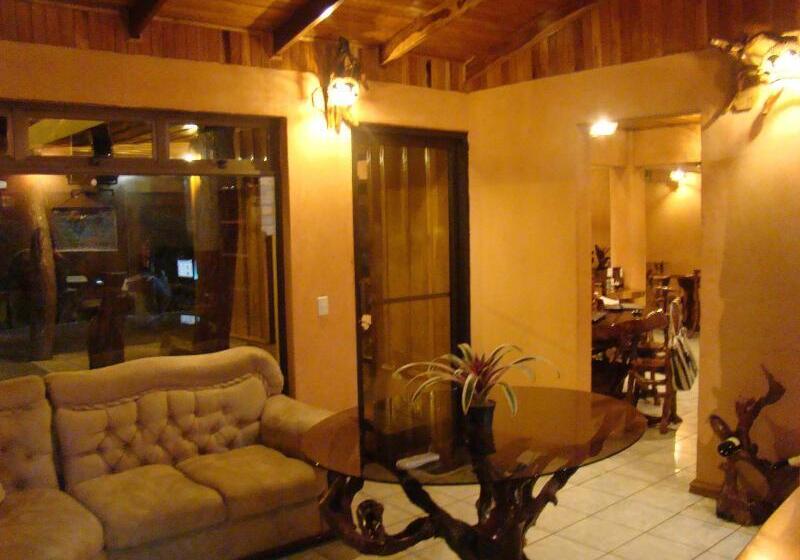 Отель Sibu Lodge