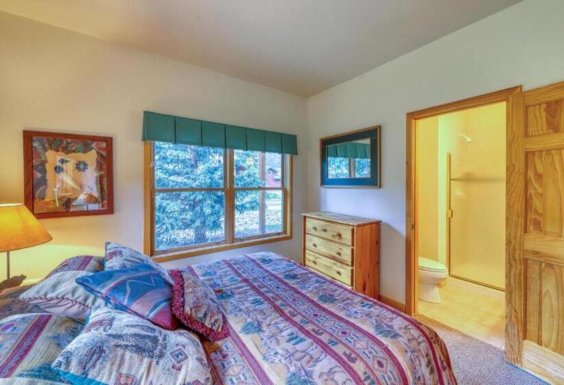 Отель Snake River Village 05