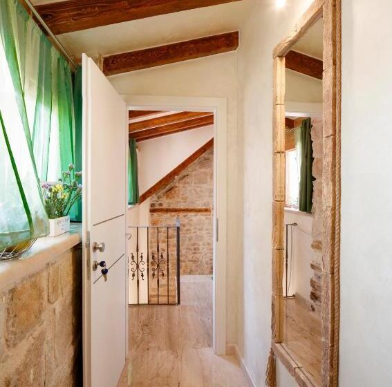 בית מלון כפרי Stone House Luxury Rooms