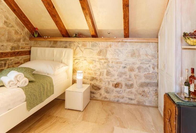 בית מלון כפרי Stone House Luxury Rooms