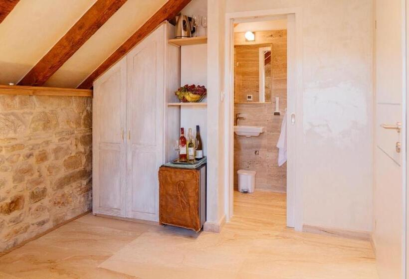 בית מלון כפרי Stone House Luxury Rooms