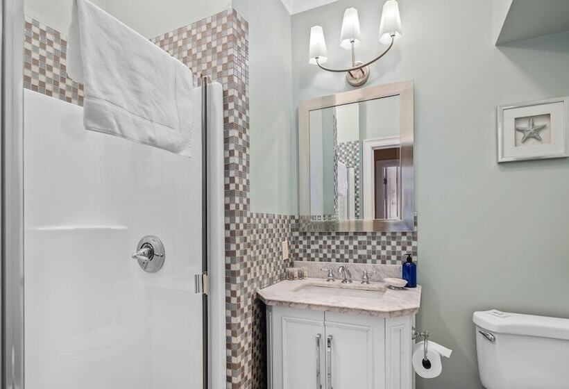 فندق The Beacon Waterfront Inn