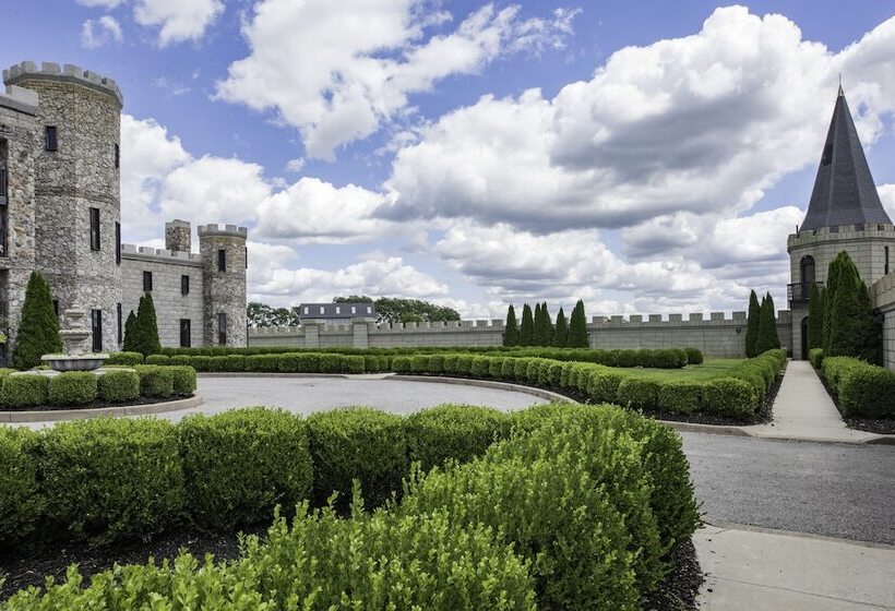 Отель The Kentucky Castle
