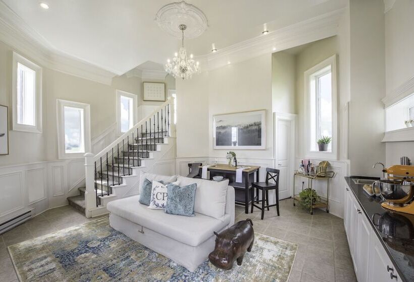 Отель The Kentucky Castle