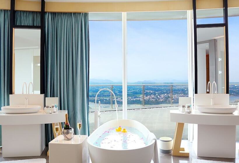 Отель The Mangrovetree Sanya Resort