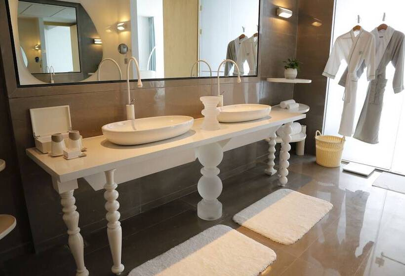 Отель The Mangrovetree Sanya Resort