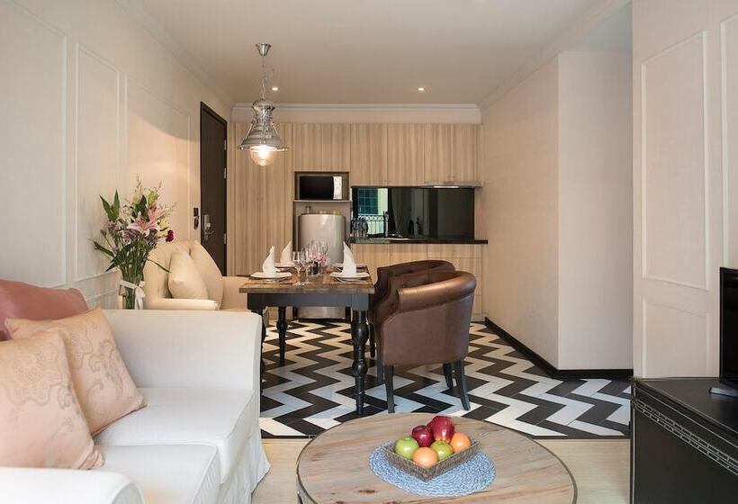 هتل The Symphony Suites Pattaya