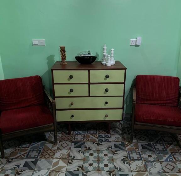 هتل Zouglas App Guesthouse