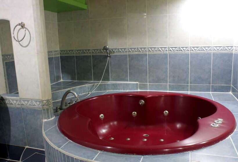 Orchids Drive Inn Hotel And Restaurant